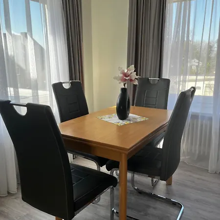 Apartment Schlosspark - *